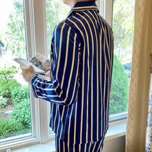 Load image into Gallery viewer, Everyday pajamas that are comfortable and silky for home activities
